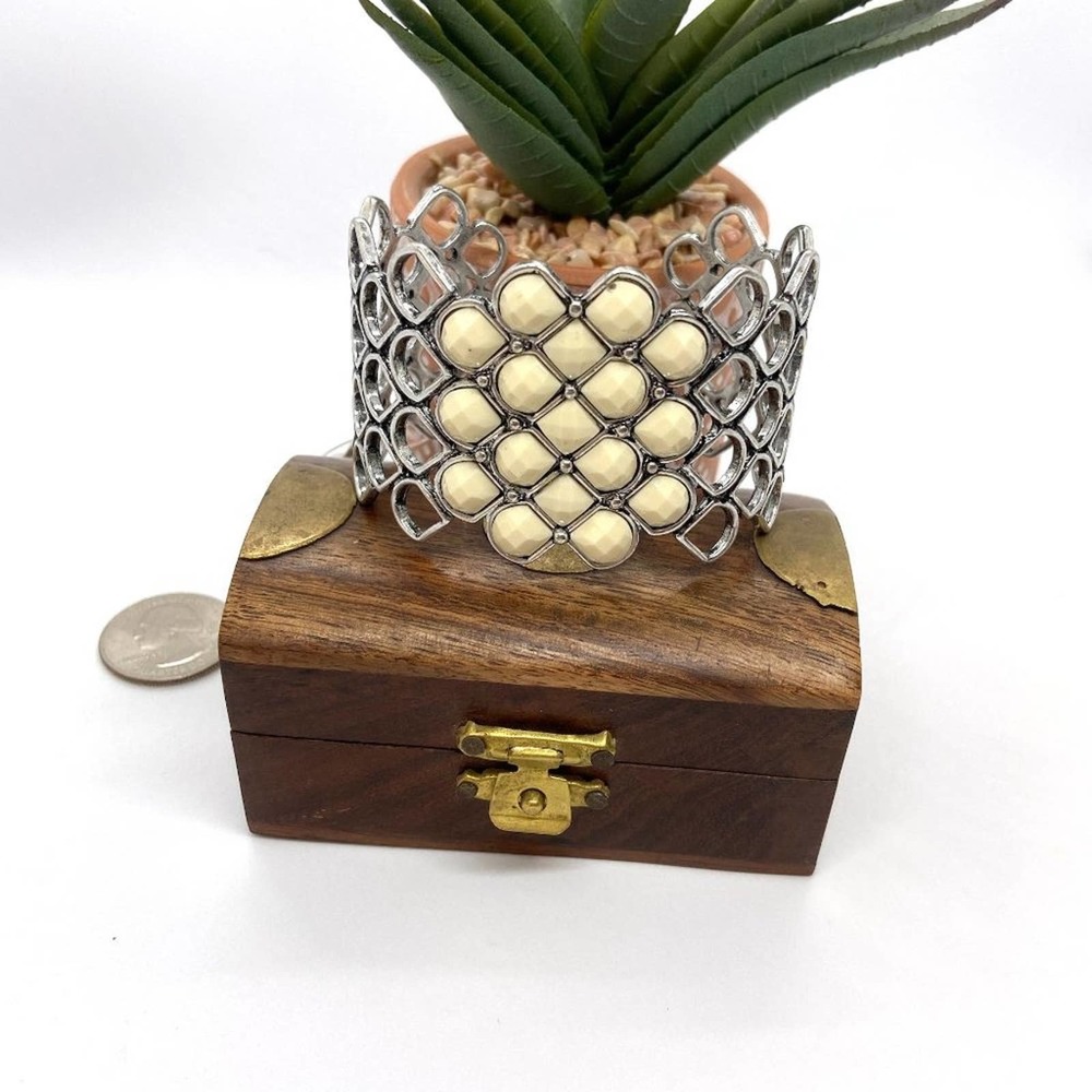 *3/$15* Silver/Cream Honeycomb Wide Cuff Bracelet